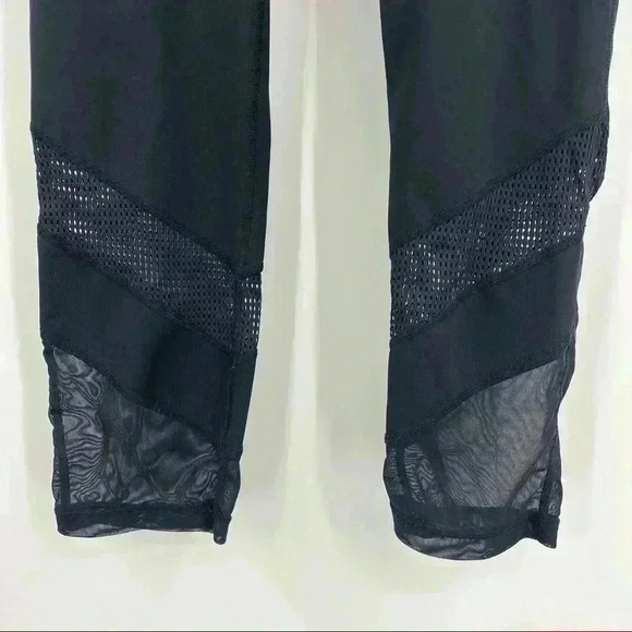 Zella Black Crop Legging W/Leg Mesh Design Size Small - Picture 7 of 9